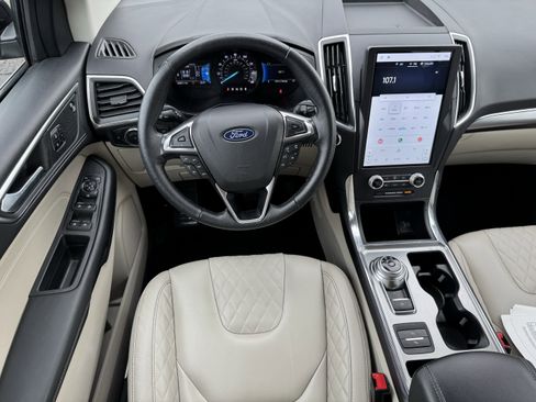 Used 2024 Ford Edge Titanium image 7