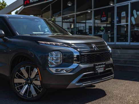 New 2026 Mitsubishi Outlander SE AWD/4WD image 3