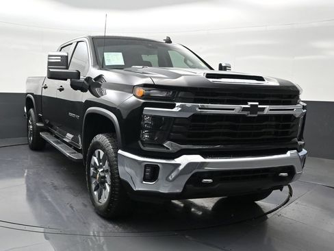 Used 2025 Chevrolet Silverado 2500 LT image 8