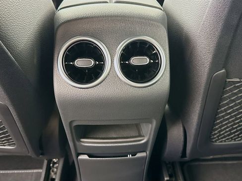 Used 2025 Mercedes-Benz GLB 250 GLB 250 image 23