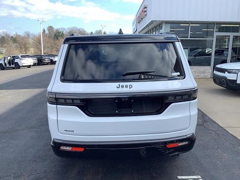 New 2026 Jeep Grand Wagoneer 4WD image 4