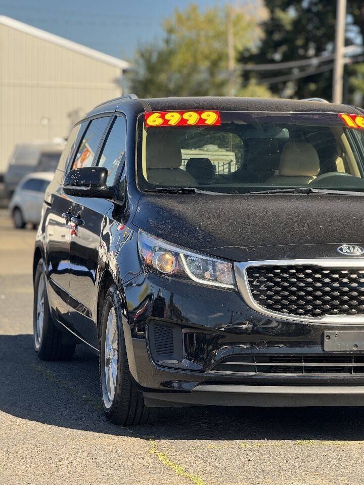 Used 2016 Kia Sedona LX w/ LX Convenience Package FWD image 3