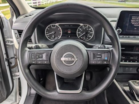 Used 2024 Nissan Rogue SV FWD image 22