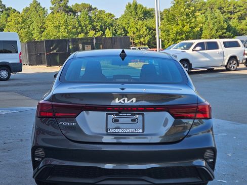 Used 2024 Kia Forte LXS FWD image 6