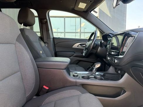 Used 2022 Chevrolet Traverse LT AWD/4WD image 12