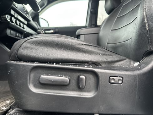 Used 2020 Toyota Tacoma TRD Sport image 26