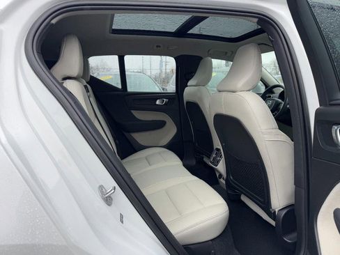 Certified 2023 Volvo XC40 B5 Ultimate w/ Protection Package Premier image 11