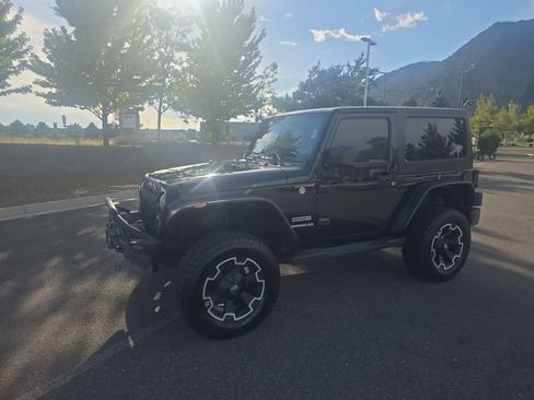 Used 2013 Jeep Wrangler Sport AWD/4WD image 7
