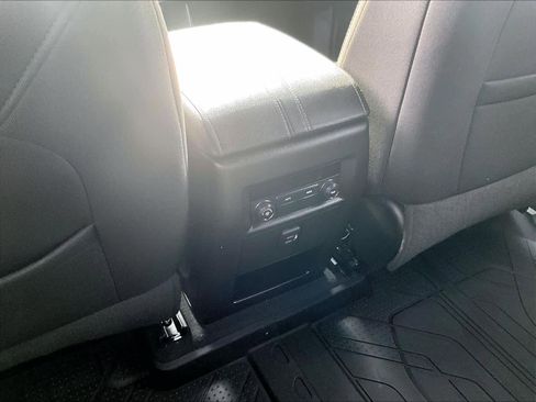 Certified 2022 Chevrolet Traverse LT w/ LPO, Floor Liner Package image 27