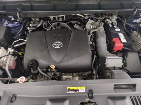 Used 2020 Toyota Highlander LE FWD image 22