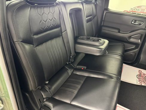 Used 2022 Nissan Frontier PRO-4X w/ Pro-4X Premium Package AWD/4WD image 37