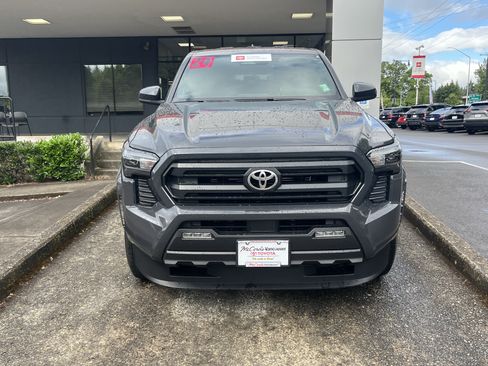 Certified 2025 Toyota Tacoma SR5 AWD/4WD image 2