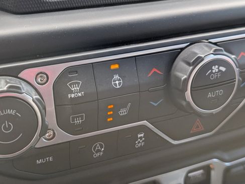 Used 2018 Jeep Wrangler Unlimited Rubicon image 19