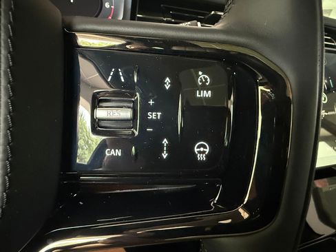 New 2026 Land Rover Range Rover Sport Dynamic SE AWD/4WD image 17