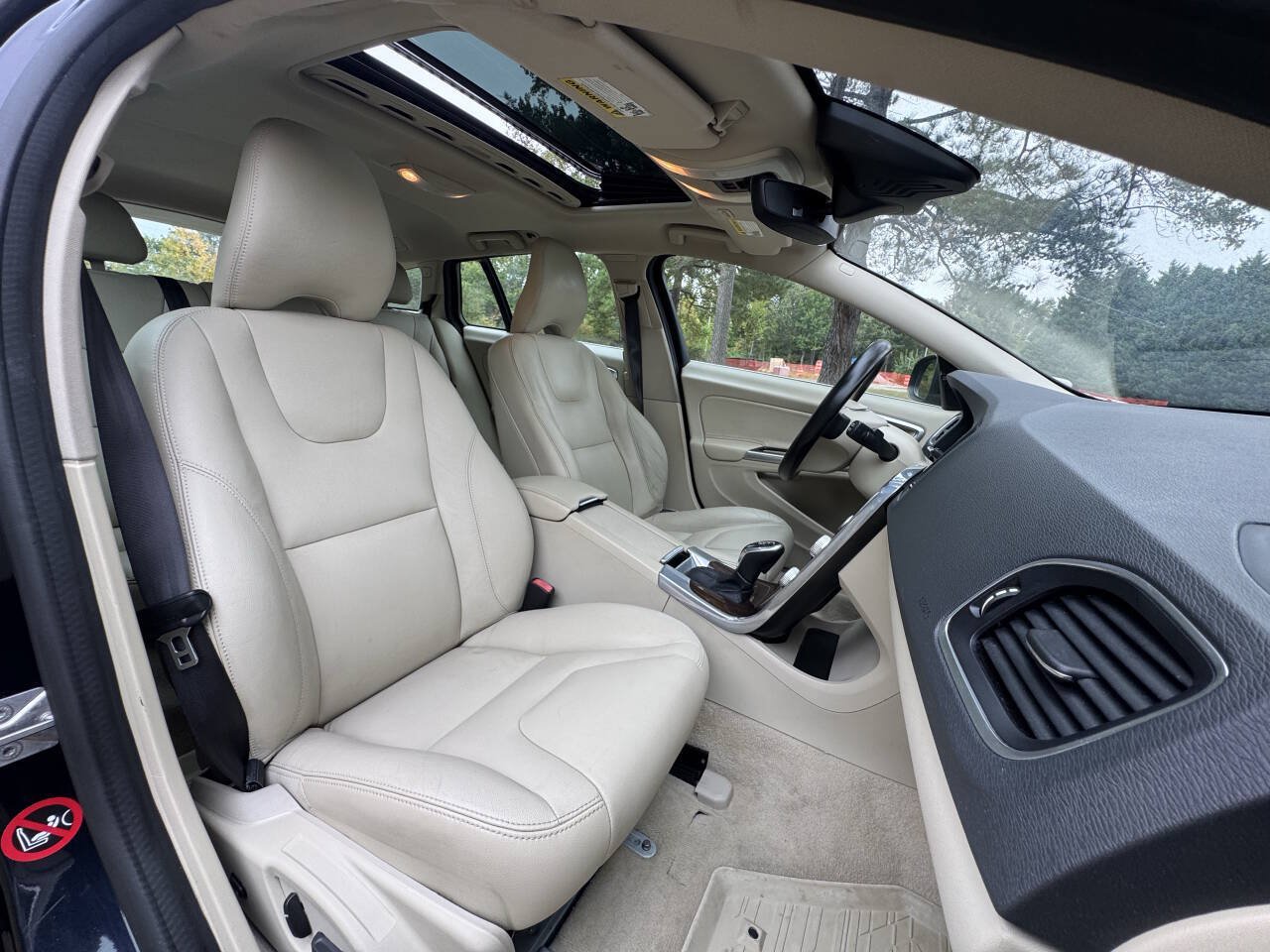 Used 2016 Volvo V60 T5 Premier w/ Convenience Package FWD image 14