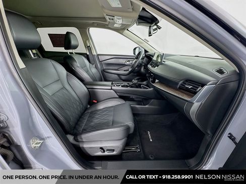Certified 2025 Nissan Rogue Platinum AWD/4WD image 29