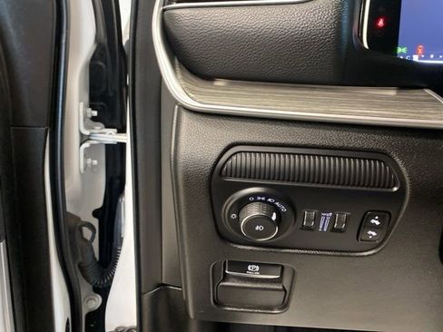 Used 2024 Jeep Wagoneer Series II image 13