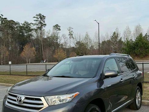 Used 2013 Toyota Highlander Limited image 1
