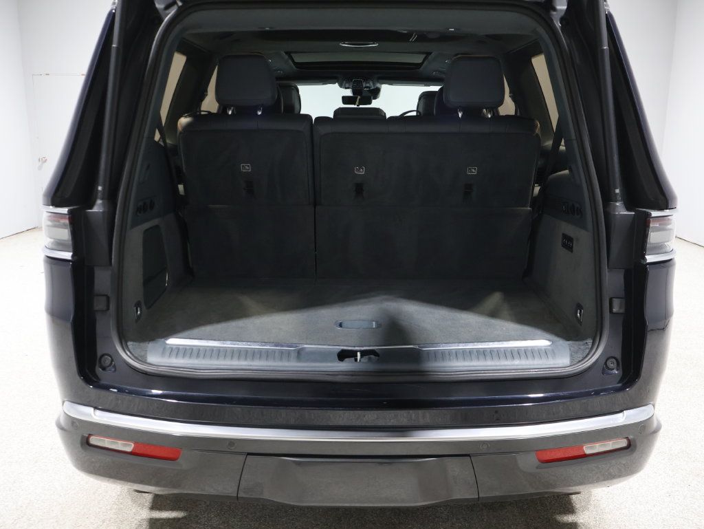 Used 2022 Jeep Grand Wagoneer Series III AWD/4WD image 20