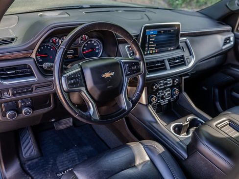 Used 2021 Chevrolet Suburban LT RWD image 14