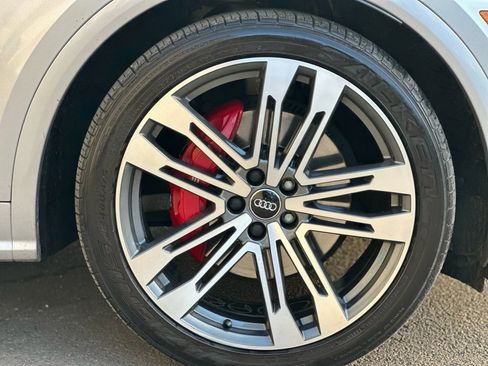 Used 2018 Audi SQ5 Prestige w/ Prestige Package image 19