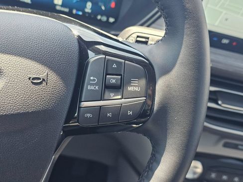 Used 2024 Ford Escape Platinum w/ Premium Technology Package AWD/4WD image 27