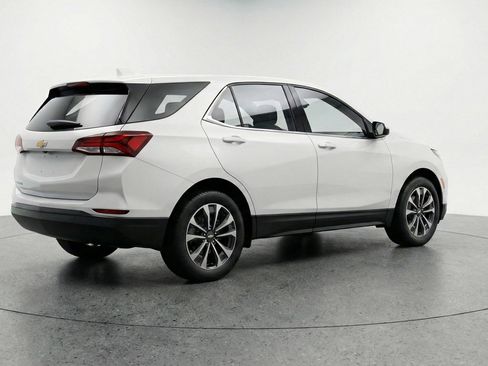 Used 2025 Chevrolet Equinox LT image 9