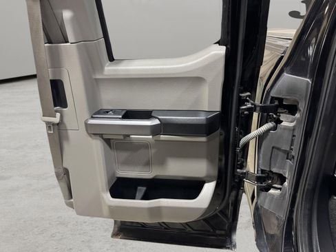 Used 2018 Ford F150 XLT w/ Equipment Group 301A Mid RWD image 19