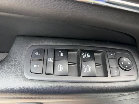 Used 2018 Jeep Grand Cherokee Limited w/ Luxury Group II AWD/4WD image 11