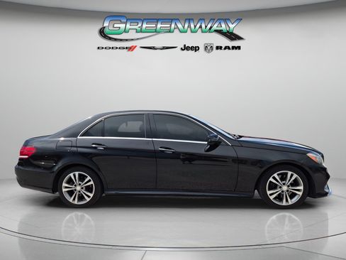 Used 2016 Mercedes-Benz E 350 Sedan image 4