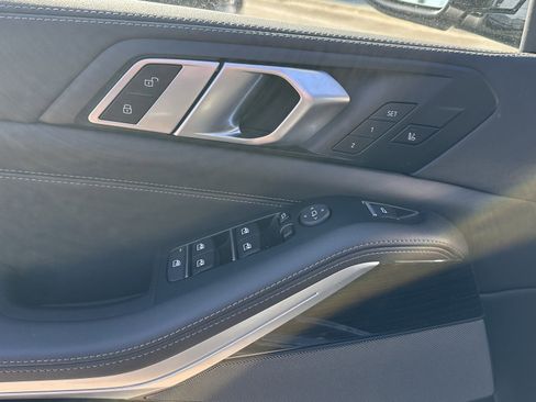 Used 2025 BMW X5 xDrive40i w/ M Sport Package image 17