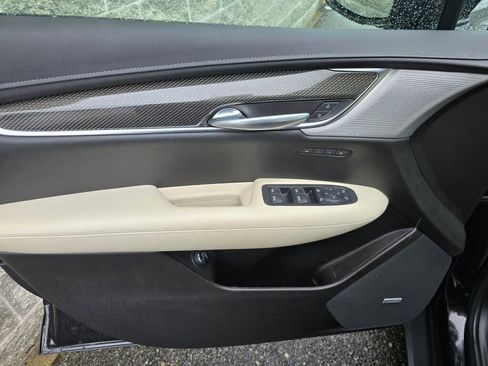 Used 2021 Cadillac XT5 Sportv w/ LPO, Floor Liner Package image 35