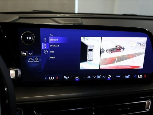 New 2025 Chevrolet Traverse LT w/ Enhanced Driving Package FWD image 26