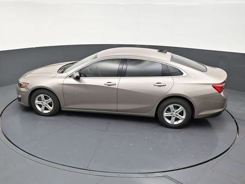 Used 2025 Chevrolet Malibu LS FWD image 14