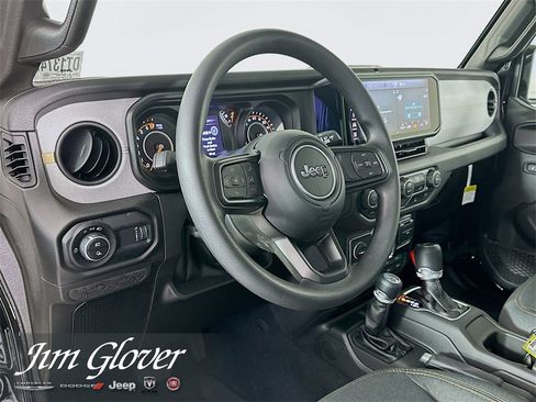 New 2025 Jeep Gladiator Sport image 28