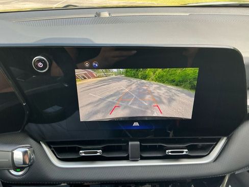 Used 2025 Chevrolet Equinox LT FWD image 18