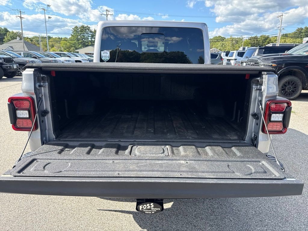 Certified 2021 Jeep Gladiator Rubicon AWD/4WD image 23