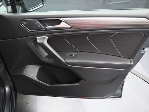 Used 2023 Volkswagen Tiguan SEL R-Line AWD/4WD image 39