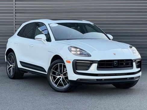 Used 2026 Porsche Macan AWD/4WD image 9