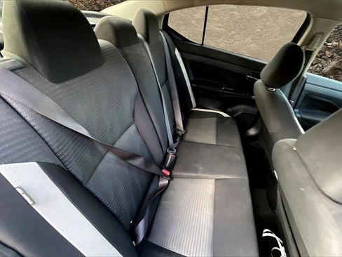 Used 2021 Nissan Versa SV image 24