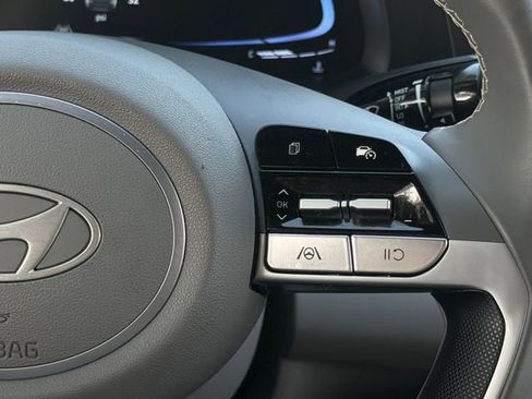 Used 2025 Hyundai Elantra Sport image 13