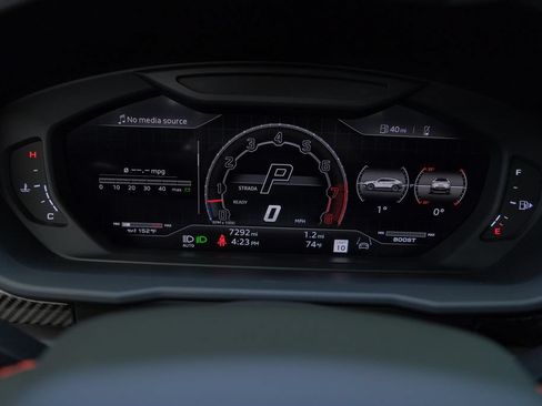 Used 2023 Lamborghini Urus Performante AWD/4WD image 71