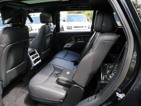 New 2026 Land Rover Range Rover Long Wheelbase SE AWD/4WD image 13