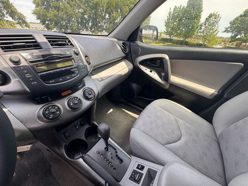 Used 2011 Toyota RAV4 4WD w/ Base L4 Extra Value Pkg image 39