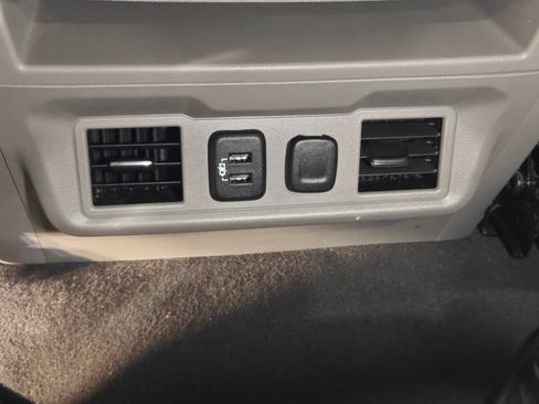 Used 2022 Chevrolet Silverado 1500 LT w/ Safety Package II AWD/4WD image 30