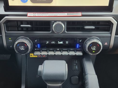 New 2026 Toyota 4Runner Limited AWD/4WD image 18