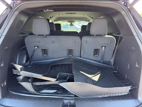 Used 2023 Chevrolet Traverse LT w/ LPO, Floor Liner Package image 37