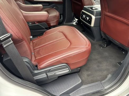 Used 2024 Ford Expedition Limited image 43