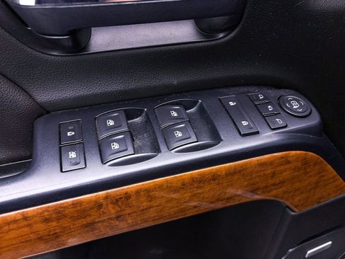 Used 2019 Chevrolet Silverado 2500 High Country w/ Duramax Plus Package image 17