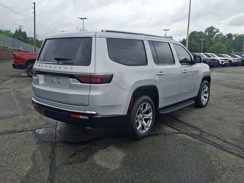 Used 2022 Jeep Wagoneer Series II AWD/4WD image 6